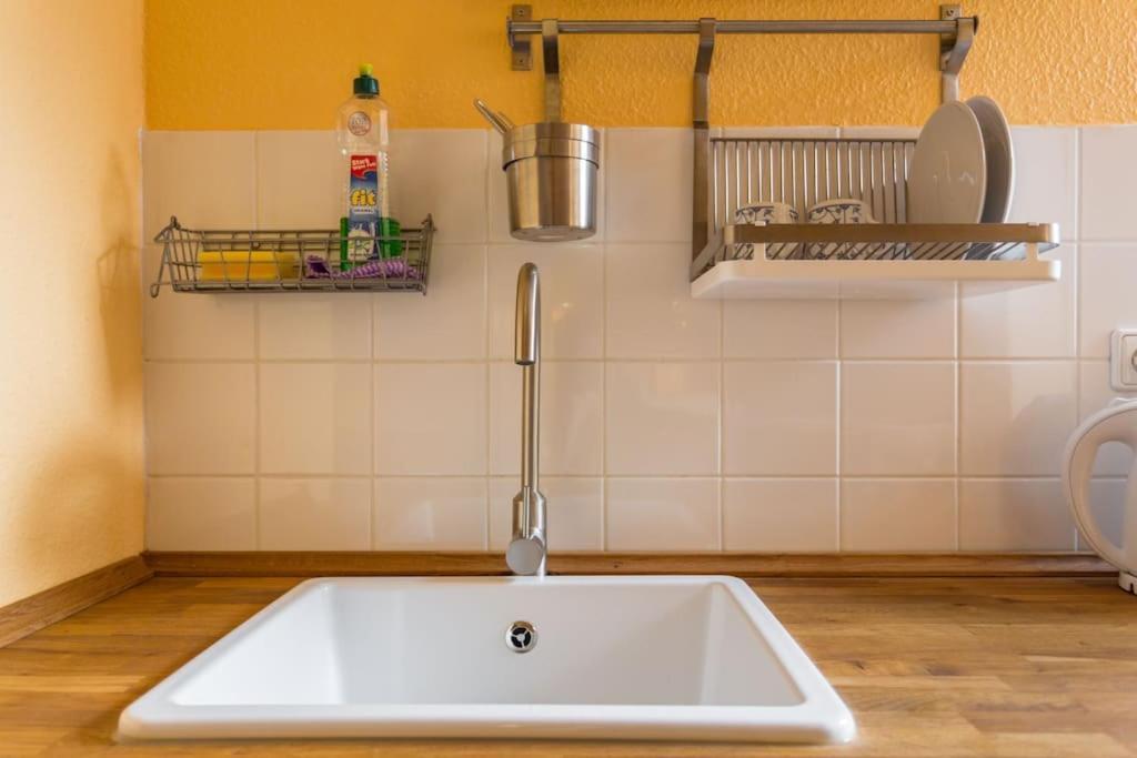 Zentrale Altbauwohnung Im Helmholtzkiez Берлін Екстер'єр фото