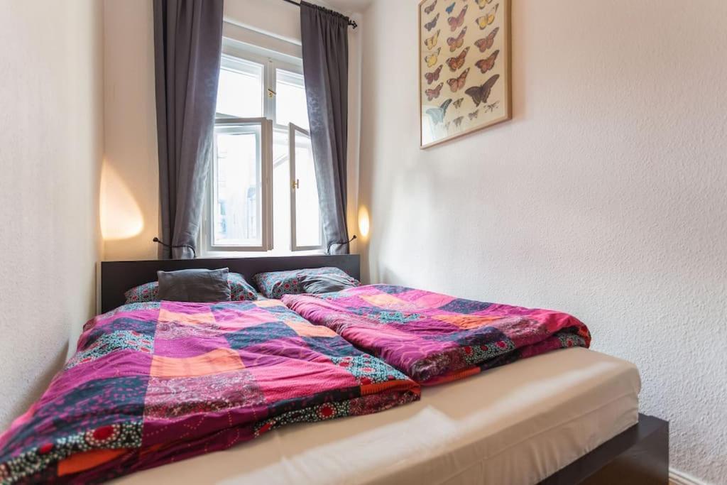 Zentrale Altbauwohnung Im Helmholtzkiez Берлін Екстер'єр фото